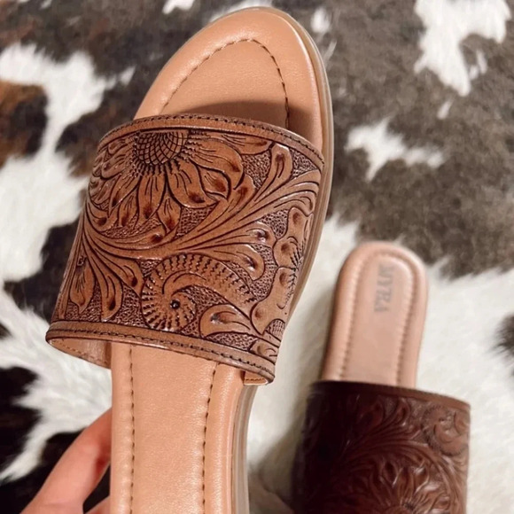 New! Myra Hand-Tooled Brown Leather Slide Sandals - Picture 9 of 9